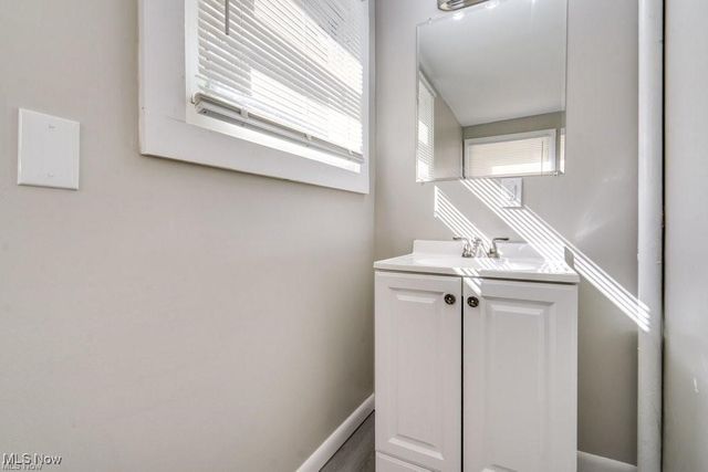 920 Bloomfield Avenue, Akron, OH 44302