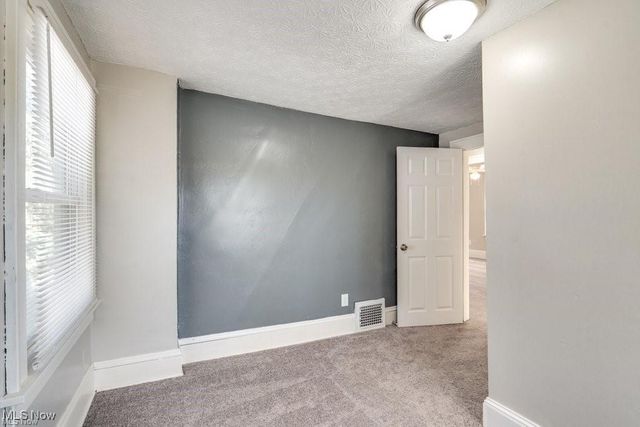 920 Bloomfield Avenue, Akron, OH 44302