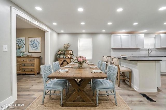 920 Bloomfield Avenue, Akron, OH 44302