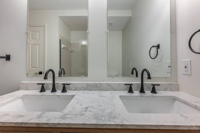 11784 Gable Glen Lane, Symmes Twp, OH 45249