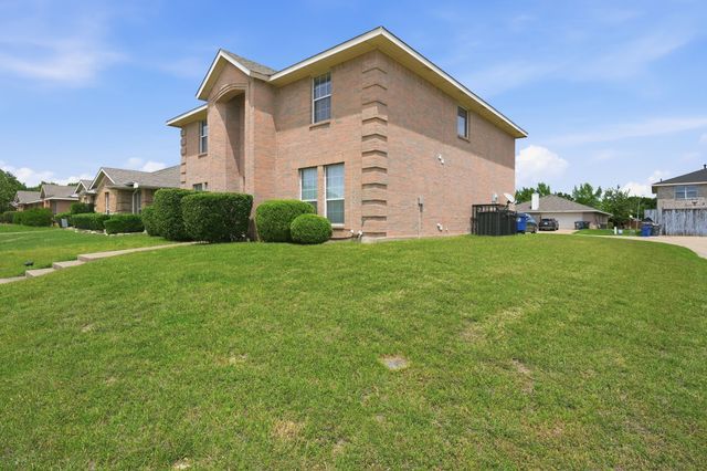 1308 Arbordale Court, Lancaster, TX 75134