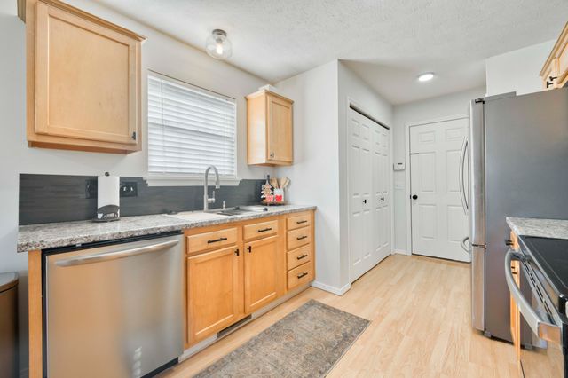 117 W Trail Point Drive, Nixa, MO 65714