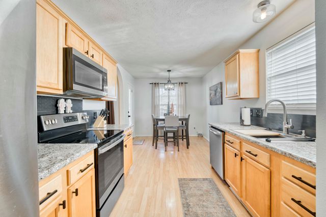 117 W Trail Point Drive, Nixa, MO 65714