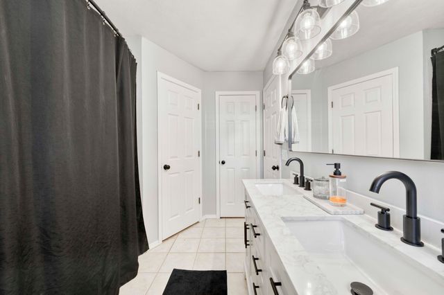 117 W Trail Point Drive, Nixa, MO 65714