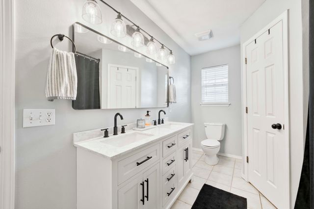 117 W Trail Point Drive, Nixa, MO 65714