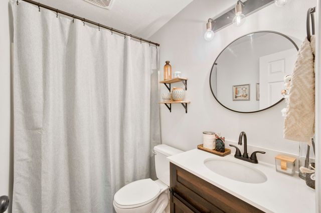 117 W Trail Point Drive, Nixa, MO 65714