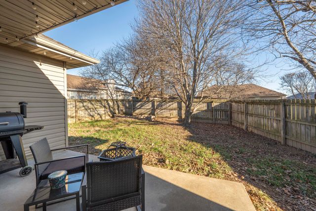 117 W Trail Point Drive, Nixa, MO 65714