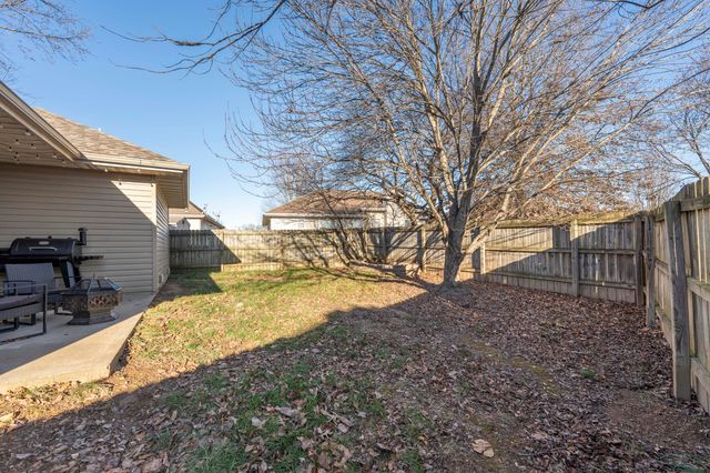 117 W Trail Point Drive, Nixa, MO 65714