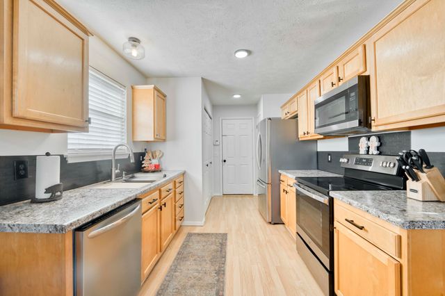 117 W Trail Point Drive, Nixa, MO 65714