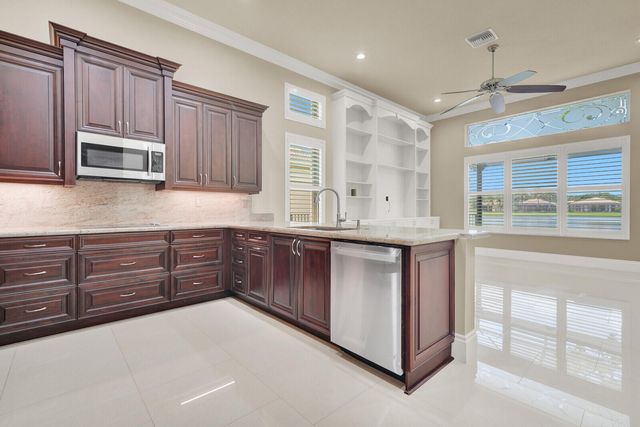 10469 Whitewind Circle, Boynton Beach, FL 33473