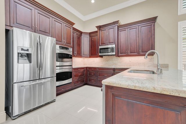 10469 Whitewind Circle, Boynton Beach, FL 33473