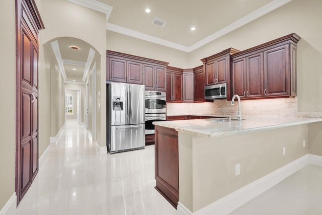 10469 Whitewind Circle, Boynton Beach, FL 33473
