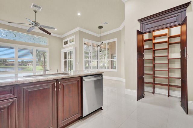 10469 Whitewind Circle, Boynton Beach, FL 33473