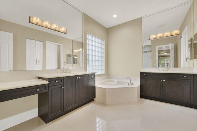 10469 Whitewind Circle, Boynton Beach, FL 33473