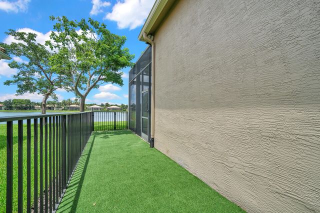 10469 Whitewind Circle, Boynton Beach, FL 33473