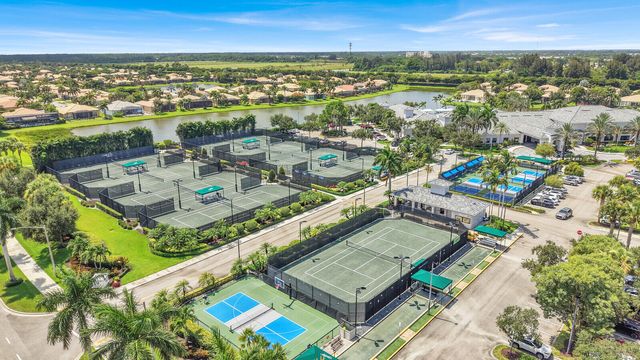 10469 Whitewind Circle, Boynton Beach, FL 33473