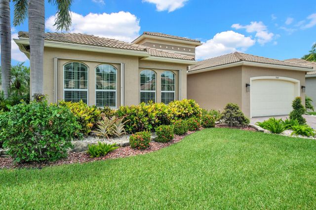 10469 Whitewind Circle, Boynton Beach, FL 33473