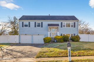 1029 Lucy Lane, Toms River, NJ 08753
