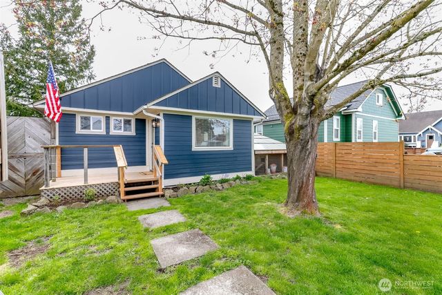 3015 Fredrickson Street, Enumclaw, WA 98022