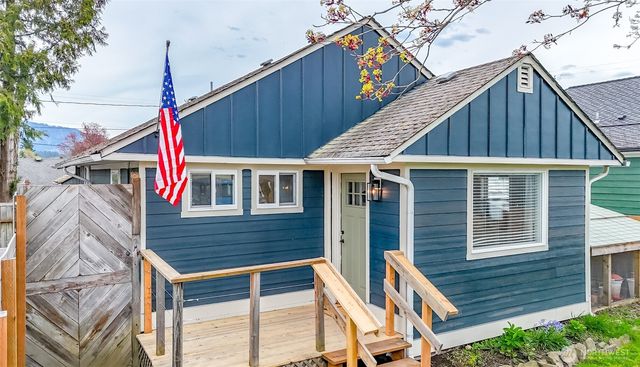 3015 Fredrickson Street, Enumclaw, WA 98022