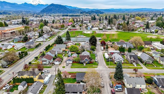 3015 Fredrickson Street, Enumclaw, WA 98022
