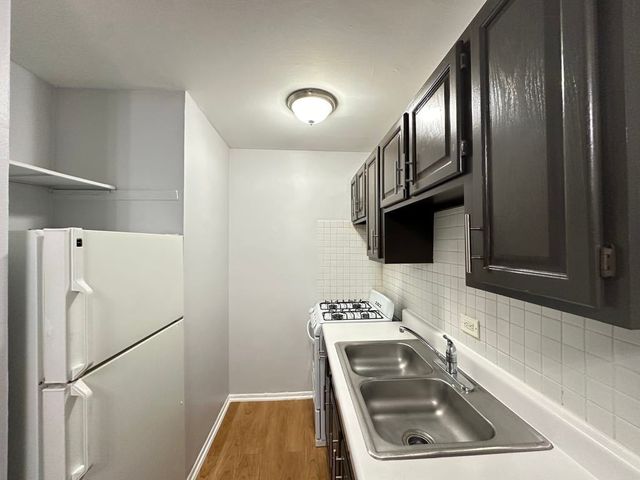 4612 N Beacon Street 3F, Chicago, IL 60640