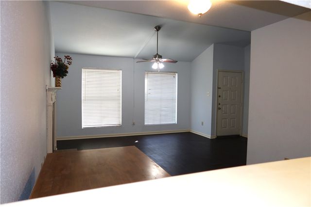 1500 Olympia Way 31, College Station, TX 77840