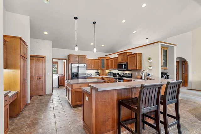 568 ROYAL ST PATS DRIVE, Wrightstown, WI 54180