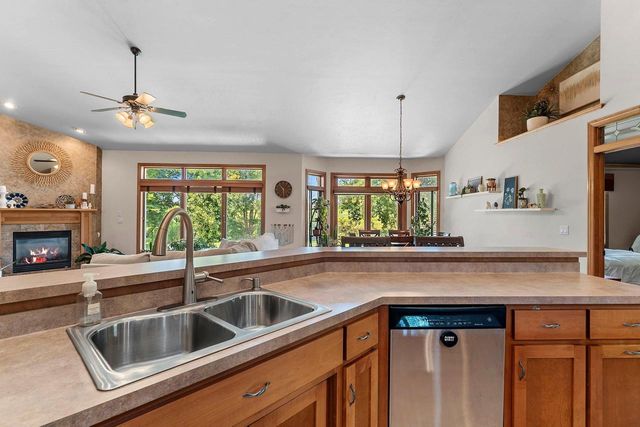 568 ROYAL ST PATS DRIVE, Wrightstown, WI 54180