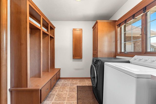 568 ROYAL ST PATS DRIVE, Wrightstown, WI 54180