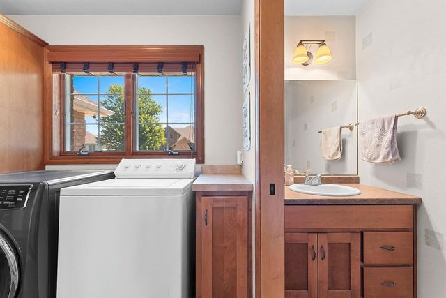 568 ROYAL ST PATS DRIVE, Wrightstown, WI 54180