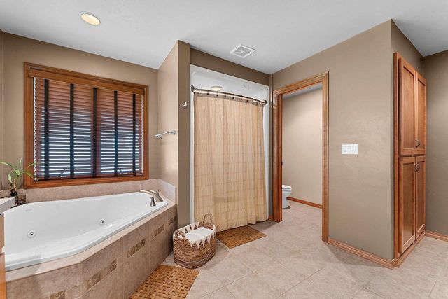 568 ROYAL ST PATS DRIVE, Wrightstown, WI 54180