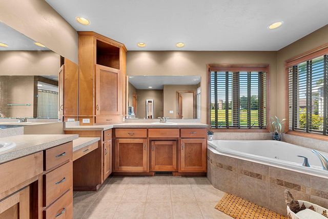 568 ROYAL ST PATS DRIVE, Wrightstown, WI 54180