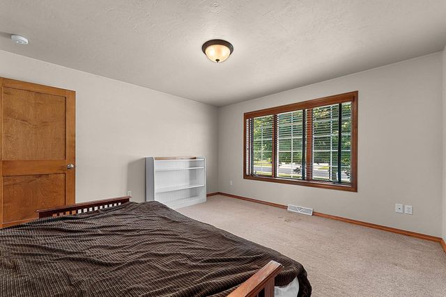 568 ROYAL ST PATS DRIVE, Wrightstown, WI 54180