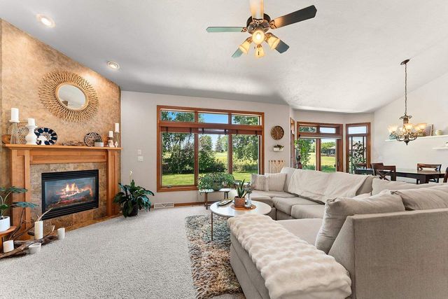 568 ROYAL ST PATS DRIVE, Wrightstown, WI 54180