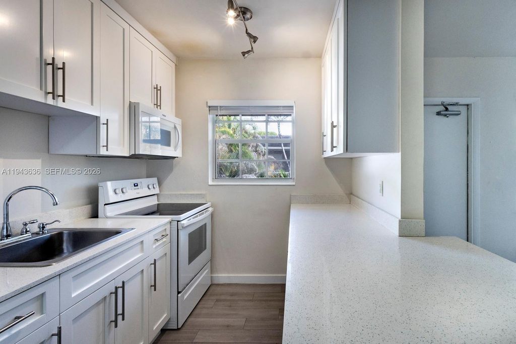 6511 Santona St C18, Coral Gables, FL 33146