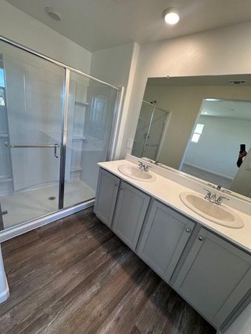 4172 Teak St, Riverbank, CA 95367