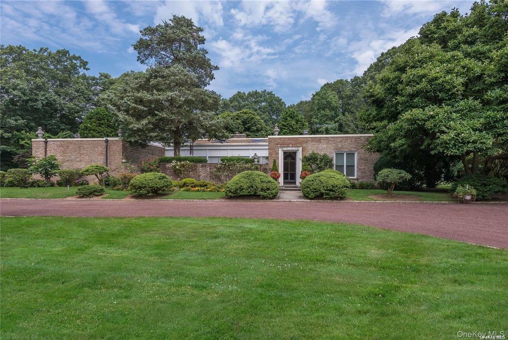 153 Royston Lane, Oyster Bay Cove, NY 11771 — photo 2
