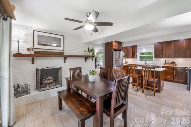 13 Rolling View Drive, Asheville, NC 28805