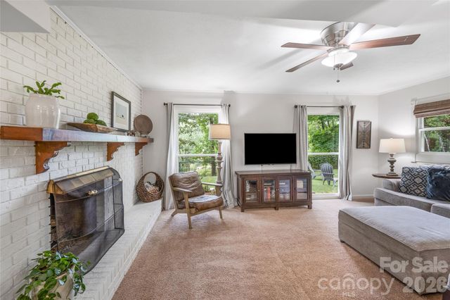 13 Rolling View Drive, Asheville, NC 28805