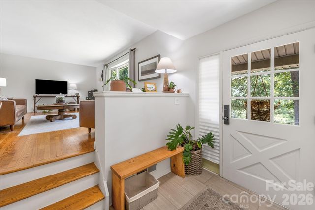 13 Rolling View Drive, Asheville, NC 28805