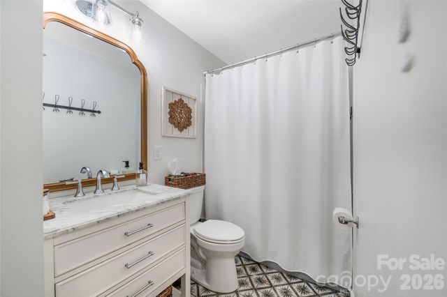 13 Rolling View Drive, Asheville, NC 28805