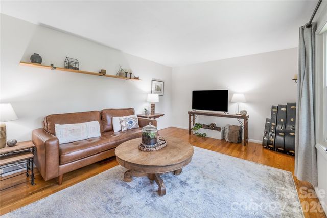 13 Rolling View Drive, Asheville, NC 28805