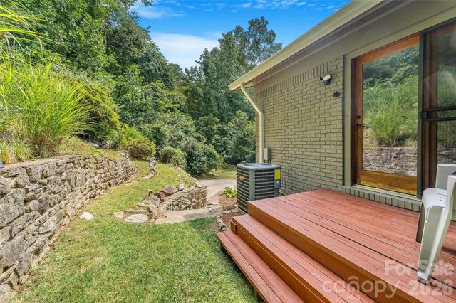 13 Rolling View Drive, Asheville, NC 28805