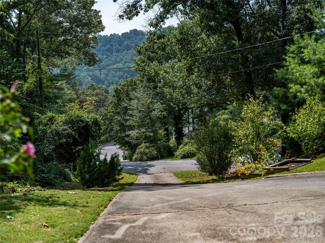 13 Rolling View Drive, Asheville, NC 28805