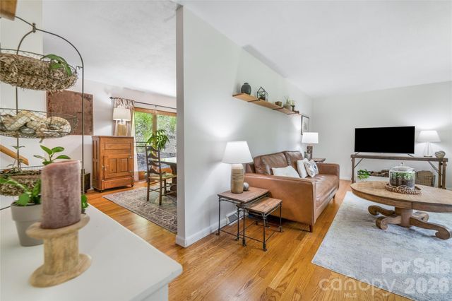 13 Rolling View Drive, Asheville, NC 28805