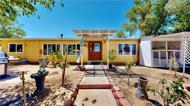 9983 Choiceana Avenue, Hesperia, CA 92345