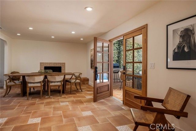 1096 Tulare, Costa Mesa, CA 92626