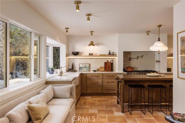 1096 Tulare, Costa Mesa, CA 92626