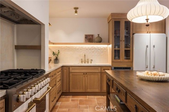 1096 Tulare, Costa Mesa, CA 92626